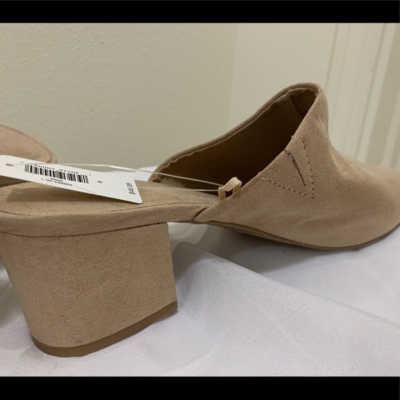 Gap; Suede Open-toe block heel mules; soft tan/nude; size 9; brand new with tag - Picture 8 of 9
